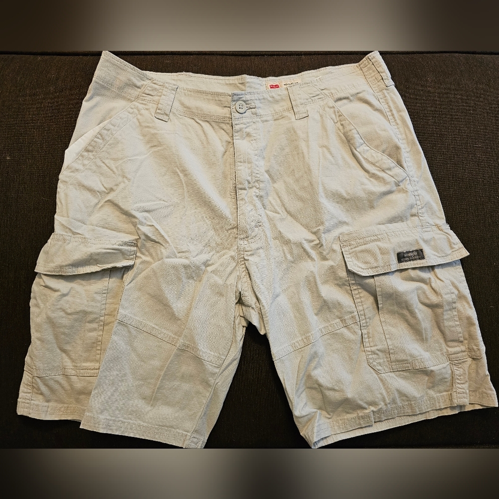 Mens Relaxed Fit Wrangler Cargo Shorts